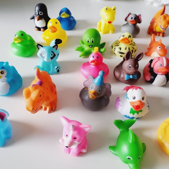 Duck and Assorted Figurines Bundle 26 pcs GUC - Picture 11 of 16
